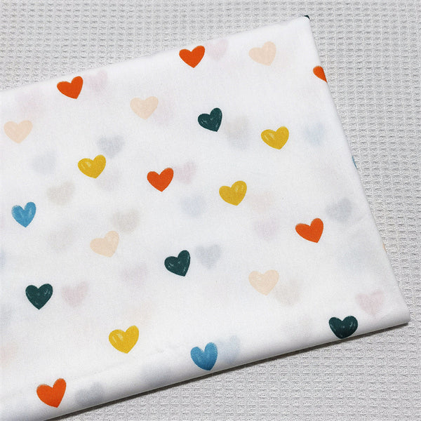 Tela de Algodón Twill con Diseño Geométrico de Corazones, Líneas y Lunares - Image 6