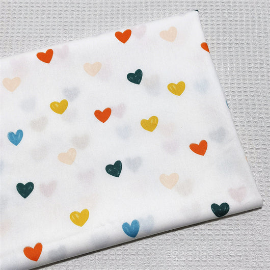 Tela de Algodón Twill con Diseño Geométrico de Corazones, Líneas y Lunares - Image 6