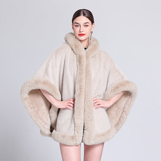 Capa Elegante con Cuello de Pelaje Sintético y Forro Polar Acolchado