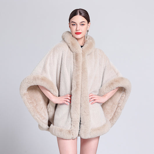 Capa Elegante con Cuello de Pelaje Sintético y Forro Polar Acolchado
