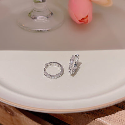 Aros de Plata Esterlina con Circonita Cúbica - Diseño Minimalista - Image 3