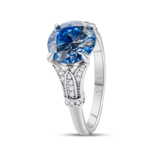 Anillo de Moissanita con Diseño Minimalista en Plata Sterling