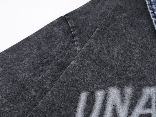 Playera Denim Lavada con Estampado de Letras y Contraste de Colores - Image 7