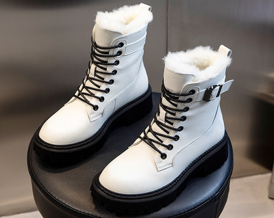 Botas Martin de Cachemira con Tacón Grueso y Tubo Medio en Lana - Image 9
