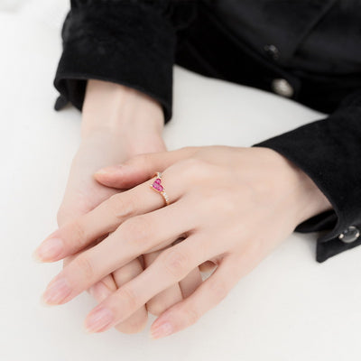 Anillo de Corazón en Oro con Circón y Corindón Rojo para Mujer - Image 4