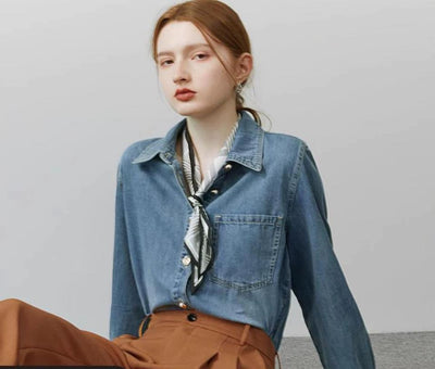 Chaqueta Camisa Denim Azul Suave con Efecto Bandage para Mujer - Image 2
