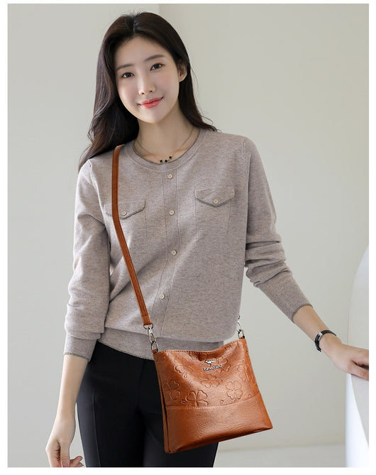 Bolso Bucket de Cuero Genuino con Grabado - Gran Capacidad para Mujer - Image 14