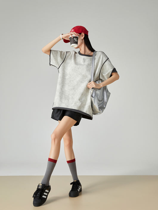 Camiseta Gris de Manga Corta con Perfil Holgado para Mujer - Image 5
