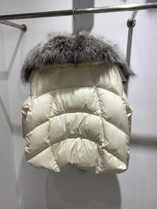Chaqueta de Lujo para Dama con Plumón de Ganso y Cuello de Zorro - Image 7
