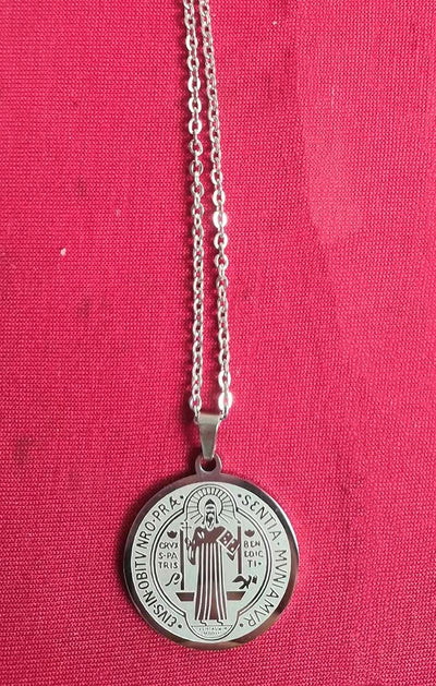 Collar Pendiente O Redondo de Marca Premium - Image 7