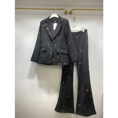 Traje Ejecutivo Femenino con Presencia Magnética - Image 2
