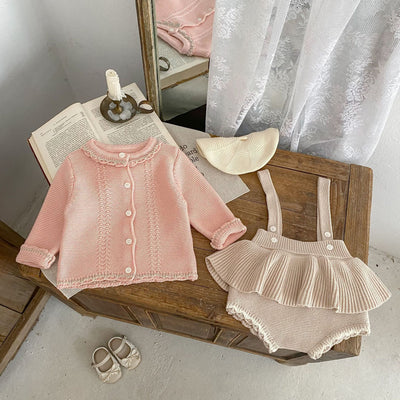 Conjunto de Dos Piezas para Bebé Niña - Cardigan Bicolor con Falda Pantalón Suspensores - Image 26