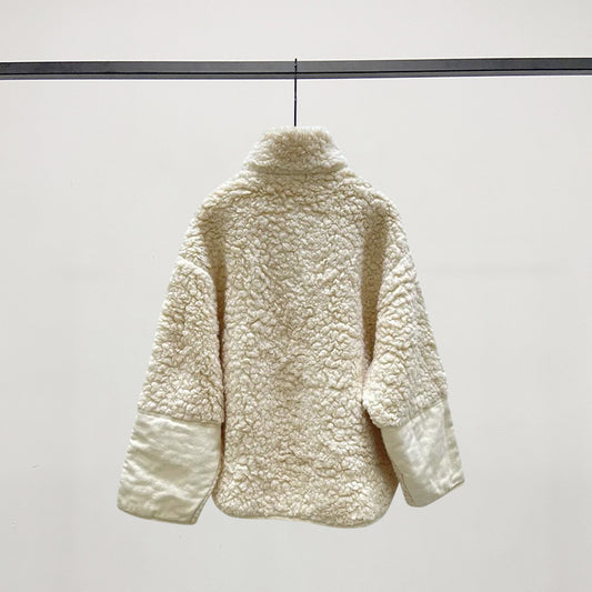 Abrigo Suéter Polar con Cuello Alto y Detalles de Costura Cordero