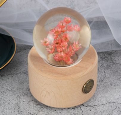 Caja de Música con Flores Preservadas y Bola de Cristal - Image 3