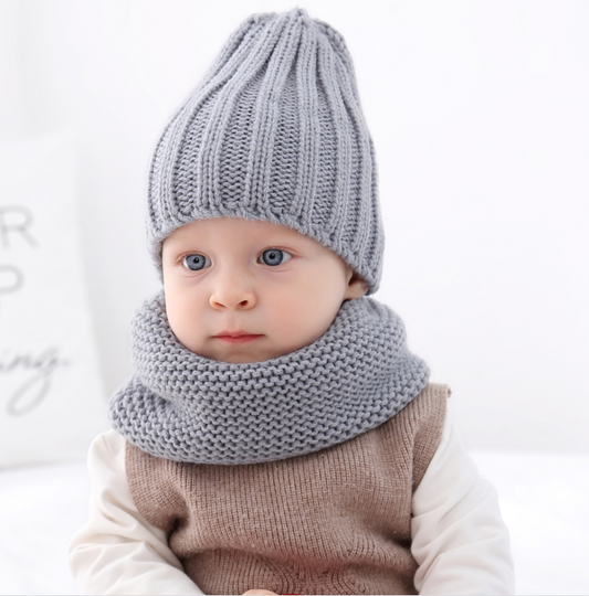Conjunto Abrigador: Gorro y Babero Térmico para Bebés - Image 2