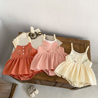 Mono Princesa con Falda Triangular Bordada y Tirantes Ajustables - Image 15
