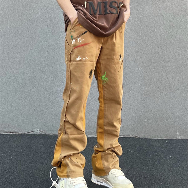 Pantalones Khaki Micro Acampanados con Estampado Graffiti Salpicado