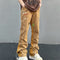Pantalones Khaki Micro Acampanados con Estampado Graffiti Salpicado