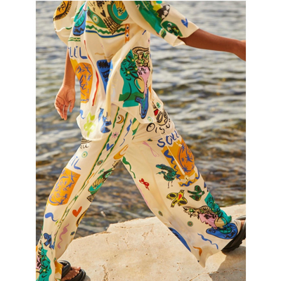 Conjunto de Blusa Satinada con Estampado Graffiti para Mujer - Image 13
