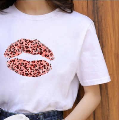 Blusa Estampada con Leopardo y Labios - Estilo Western Casual para Mujer - Image 20
