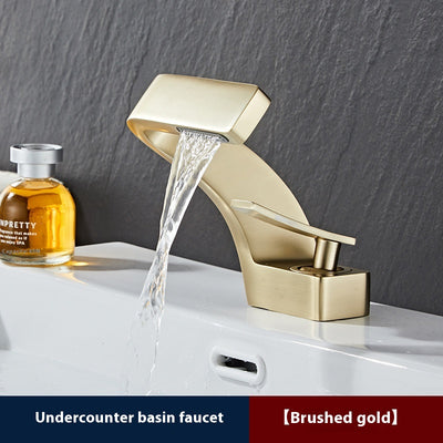 Grifo de Lujo Dorado con Cascada para Lavamanos - Agua Fría y Caliente - Image 11