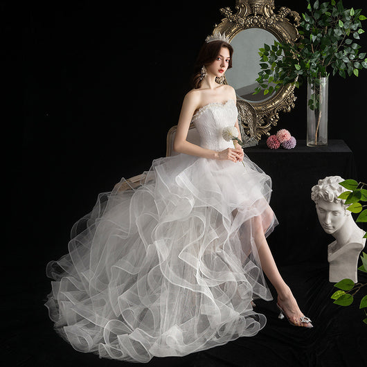 Vestido de Novia Corto Delantero y Trasero con Cola Pequeña - Image 3