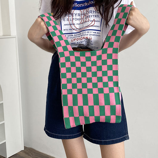 Bolso de Mano Tejido con Diseño a Cuadros - Image 4