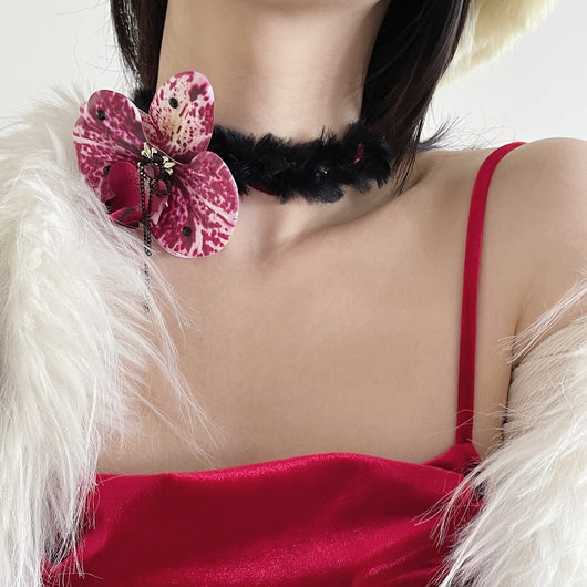 Collar Ajustable de Orquídea Phalaenopsis en Peluche Tricolor