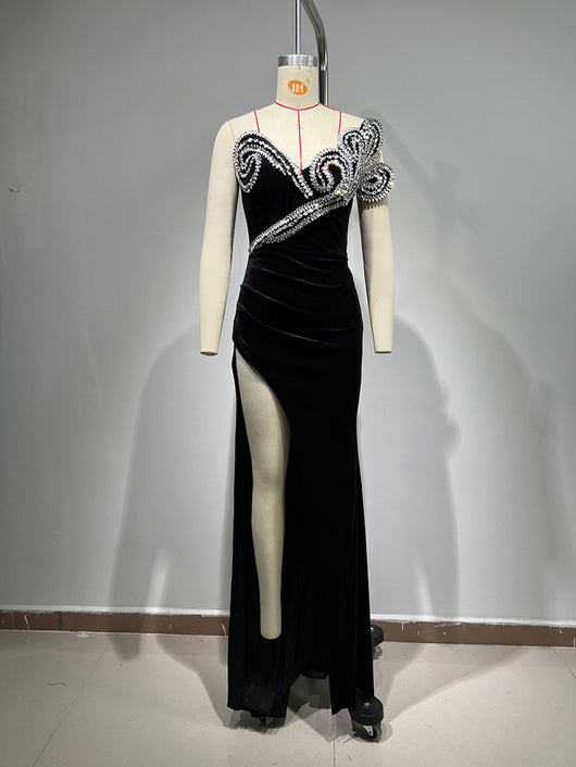 Vestido Elegante con Brillantes y Abertura Alta - Image 17