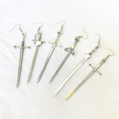 Aretes Góticos de Bronce con Diseño de Espada - Accesorios de Moda Alternativa - Image 13