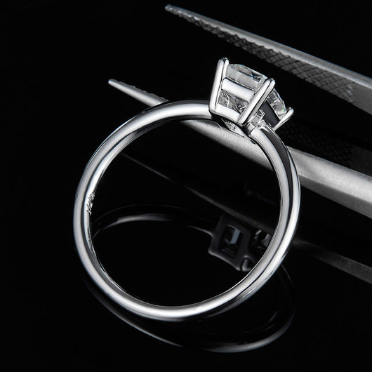 Anillo de Moissanita Rectangular Plata 925 con Baño de Platino para Mujer - Image 4