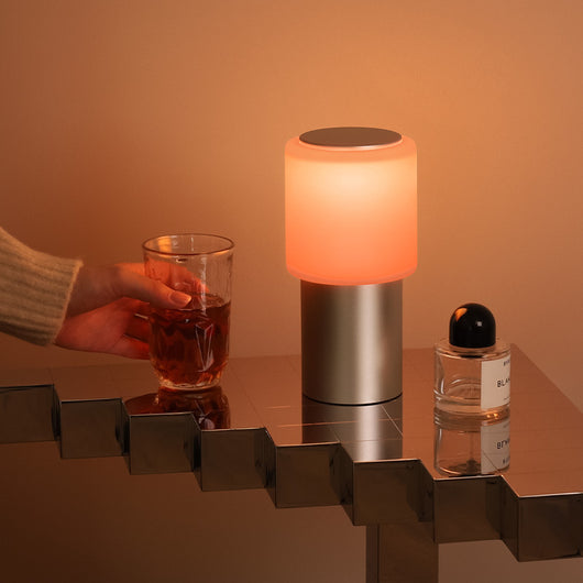 Lámpara de Mesita de Noche Estilo Europeo Minimalista - Image 13