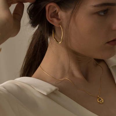 Aretes Circulares Dorados de Lujo para Mujer - Diseño Europeo - Image 4