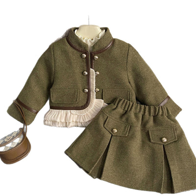 Conjunto Dos Piezas: Abrigo y Falda Plisada - Image 5
