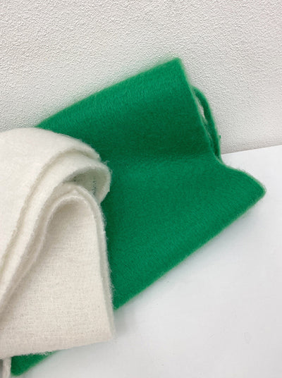 Bufanda de Mohair Premium en Colores Sólidos para Mujer - Image 9