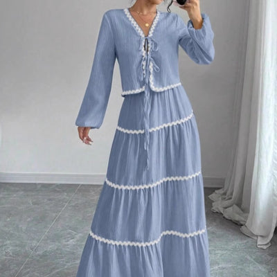 Conjunto Elegante con Blusa de Encaje y Falda Plisada con Mangas Farol - Image 4