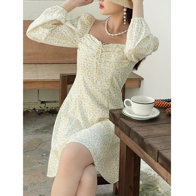 Vestido Floral con Cuello Cuadrado Francés y Cintura Ajustada - Image 7