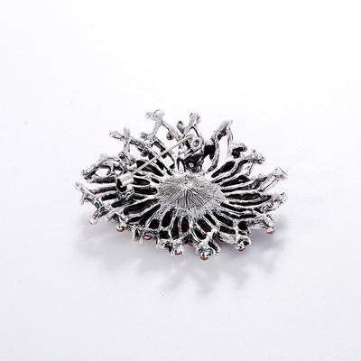 Broche de Plata Antigua con Diamantes - Diseño Elegante y Sofisticado - Image 6