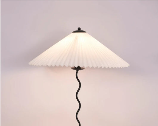 Lámpara Vintage de Mesita de Noche con Diseño Plisado Clásico - Image 7