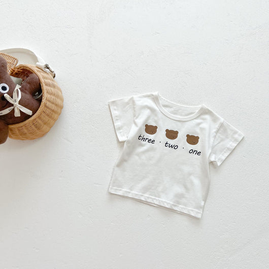 Conjunto de Enterizo Corto para Bebé con Babero Integrado - Image 8