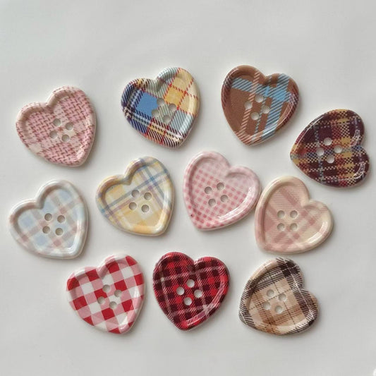 Botón Decorativo de Corazón a Cuadros