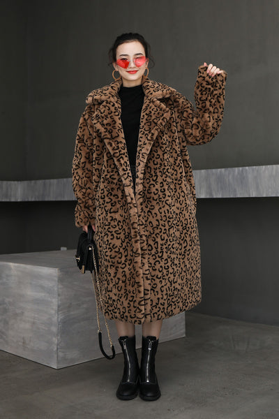 Abrigo de Piel Oversized con Cuello de Solapa y Estampado Leopardo - Image 6