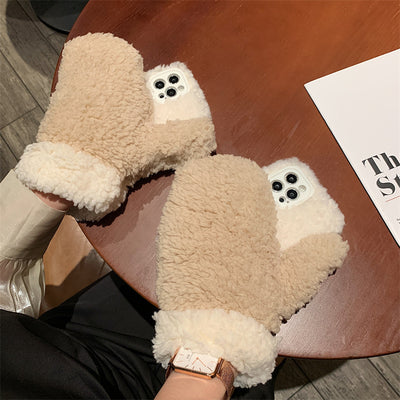 Funda para Teléfono Chica Trendy con Guantes de Protección Térmica Peluche