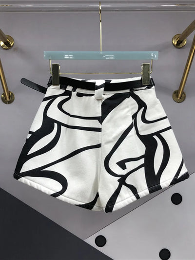 Shorts Talle Alto Slim con Diseño Asimétrico - Image 15