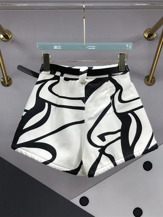 Shorts Talle Alto Slim con Diseño Asimétrico - Image 15