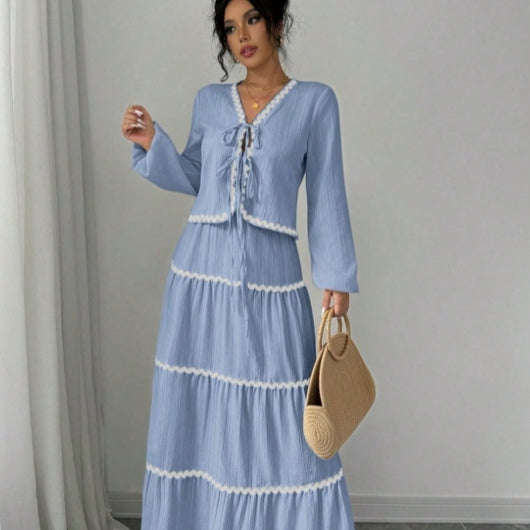 Conjunto Elegante con Blusa de Encaje y Falda Plisada con Mangas Farol - Image 7