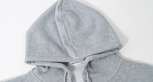 Sudadera Gris Cropped con Capucha para Mujer - Image 11