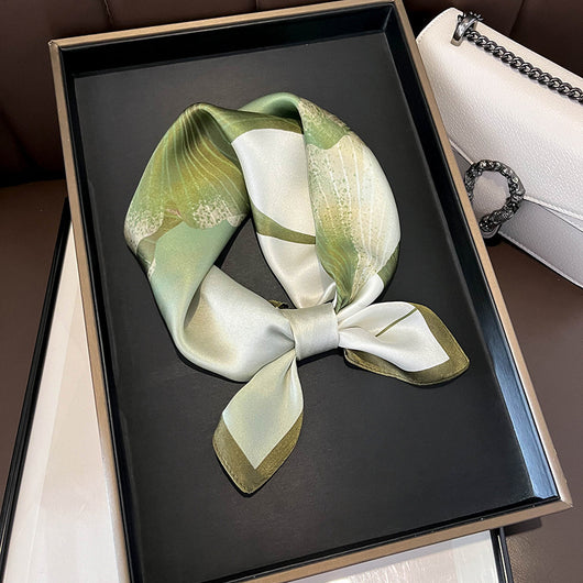 Pañuelo de Seda Beige Cuadrado para Mujer - Versátil y Fácil de Combinar - Image 43