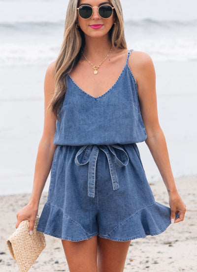Mono Chambray Azul Ashleigh con Tirantes Finos, Escote V y Volantes - Image 6