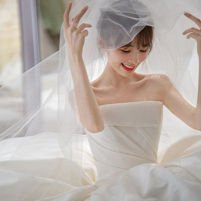 Vestido de Novia Elegante Estilo Francés con Cola - Escote Tubo Satinado - Image 7